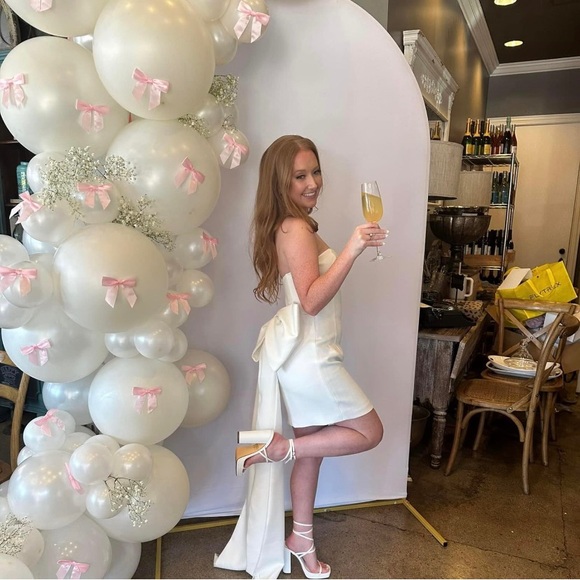 Meshki Meredith - Picture 4 of 9